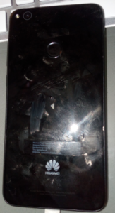 Auch die Rückseite des Huawei P8 Lite 2017 ist aus Glas. Dies erhöht das Gewicht.