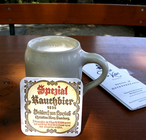 Bierdeckel-Werbung macht auch in Zeiten der Entmaterialisierung Sinn. (Foto: Pixa)